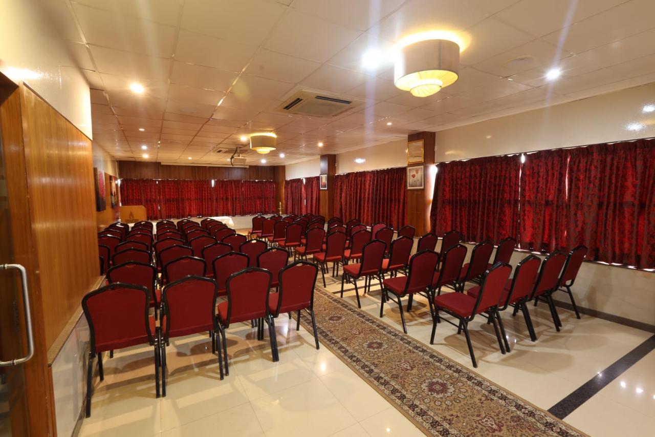 Akash Inn Shimoga Eksteriør bilde
