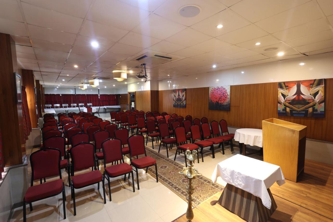 Akash Inn Shimoga Eksteriør bilde